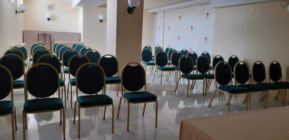 Alborán Chiclana Hotel 3*