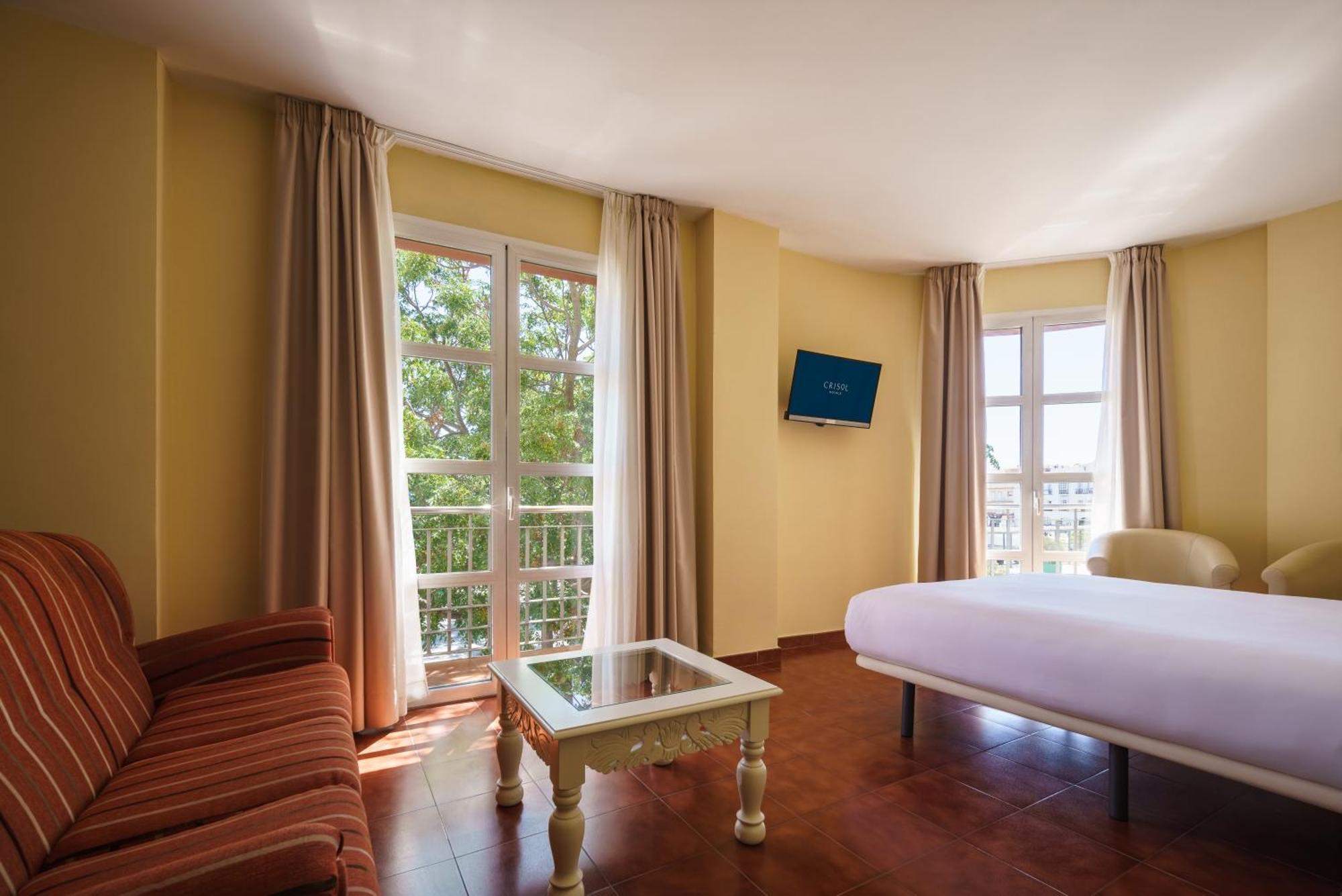 Hotel Alborán Chiclana 3*